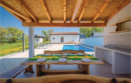 Gorgeous Home In Buje With Kitchen
