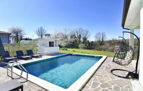 Comfortable holiday home with pool
