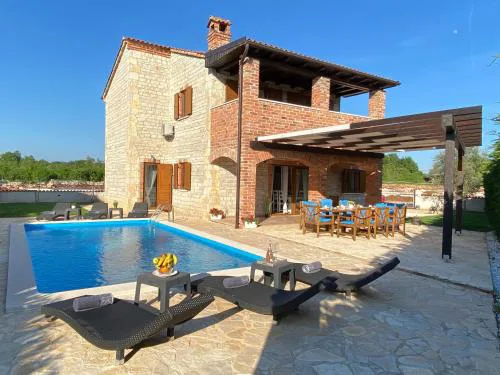 Villa Mani