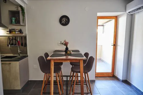 RNR Apartments