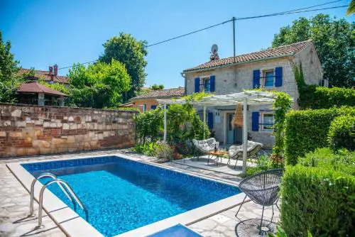 Casa Oliva by Kompas Villas