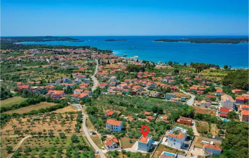 4 Bedroom Awesome Home In Fazana