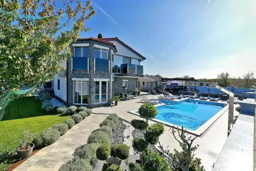 Ferienhaus mit Privatpool für 10 Personen ca 128 qm in Fažana, Istrien Istrische Riviera