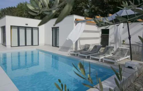 Gorgeous Home In Fazana
