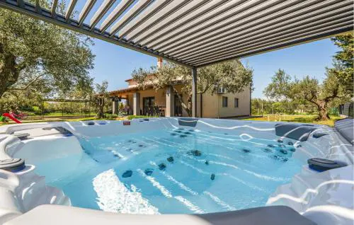 Nice Home In Fazana With Wifi