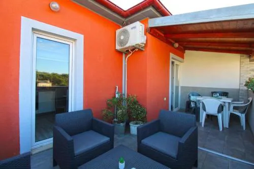 Spacious apartment with terrace and BBQ