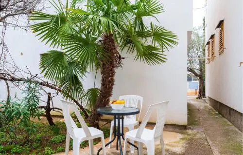 Stunning Apartment In Fazana