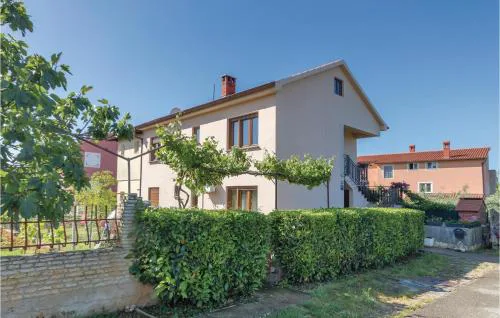 Two-Bedroom Apartment In Fazana
