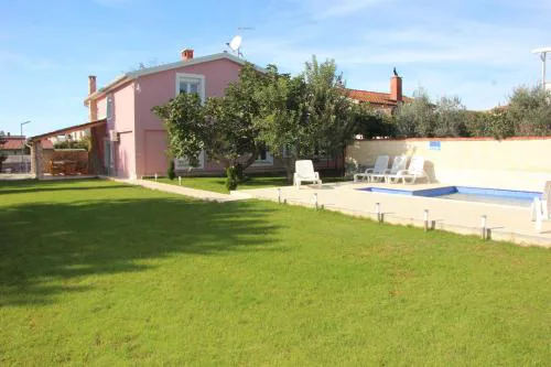 Vacation house "Viola"