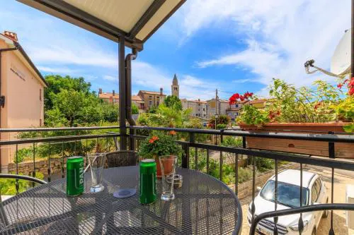 Apartment Nika with Balcony