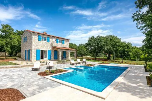 Strandnahe Steinvilla nur 800 Meter zum Strand mit Privatpool, BBQ, Waschmaschine