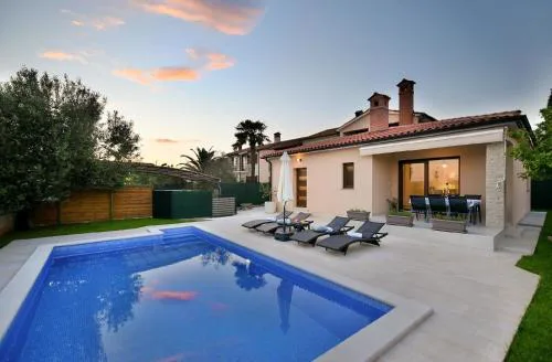 Ferienhaus mit Privatpool für 6 Personen ca 100 qm in Galižana, Istrien Istrische Riviera