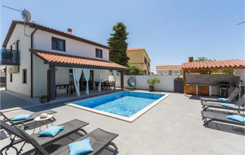 Gorgeous Home In Galizana With Kitchen