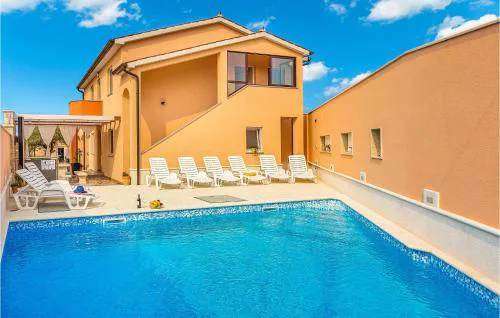 Three-Bedroom Holiday Home In Galizana