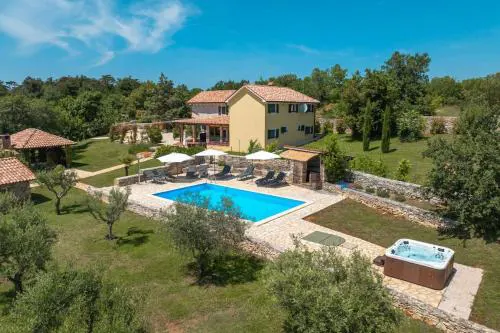 Villa Nina by Briskva