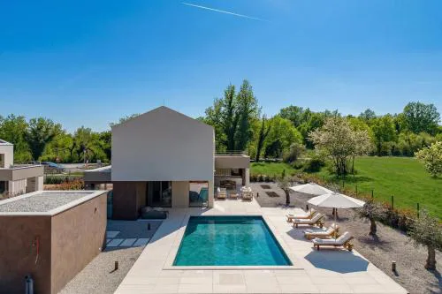 Villa Nara spacious Pool Villa for 10 people in Istria