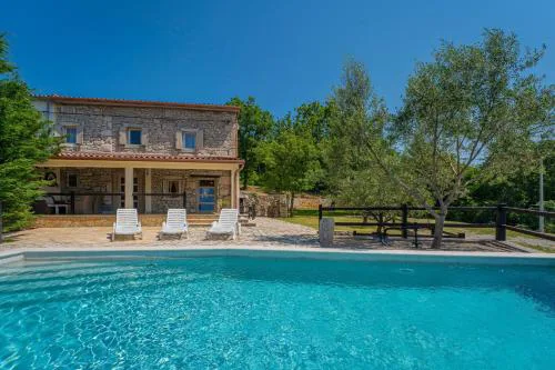 Villa Octingenti in Marceljani - Haus für 4-6 Personen