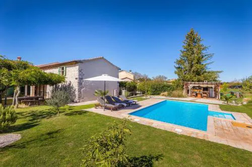 Villa Stari Dor by Villsy - large garden with pool and playground for kids and adults