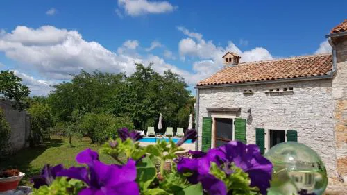 Ferienhaus In Bratulići Mit Privatem Pool