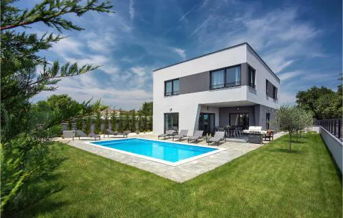 Villa Tika