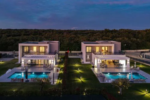 New! Luxury Villa Epic Lumina & Solena 2 heated pool