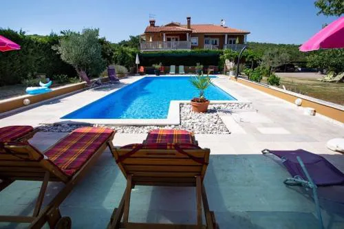Apartments Holliday house Leylandia