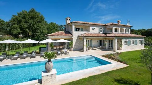 Beautiful Villa Nevia with pool in Kanfanar