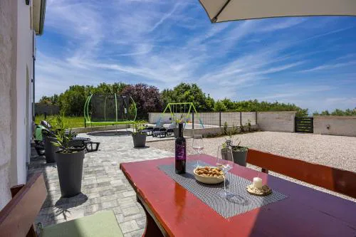 Lara Holiday Home