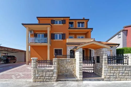 Apartments Kaja by Rent Istria