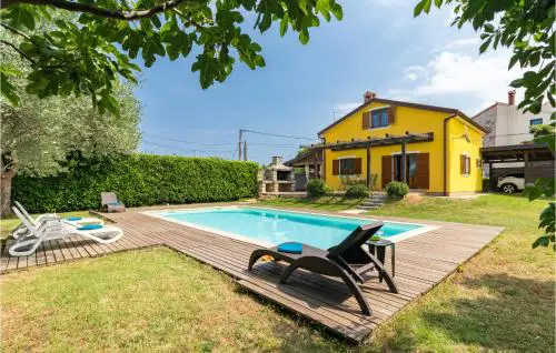 Lovely Home In Kastel With Wifi