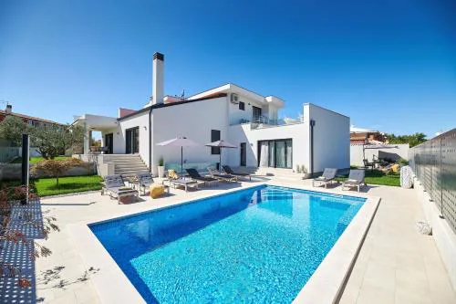 Villa Dolcea Elegant Und Stilvoll Mit Pool