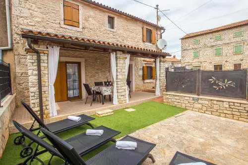 Casa Nadija