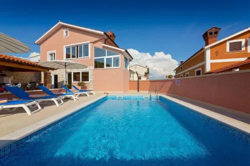 Villa Petra Kastelir by Villsy
