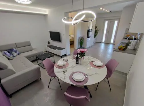 Lennida Apartman with free parking