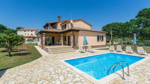 Beautiful villa Pianta with pool in Porec