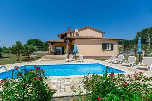 Traumhafte Villa mit Privatpool, Tischtennis, Babybett, Hundefreundlich