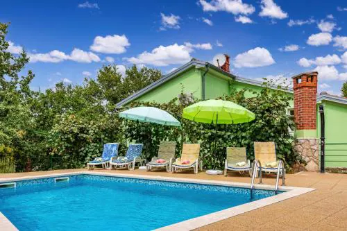 Villa Kika, a new, modern and romantic villa with a pool