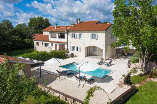 Villa Stora kuća