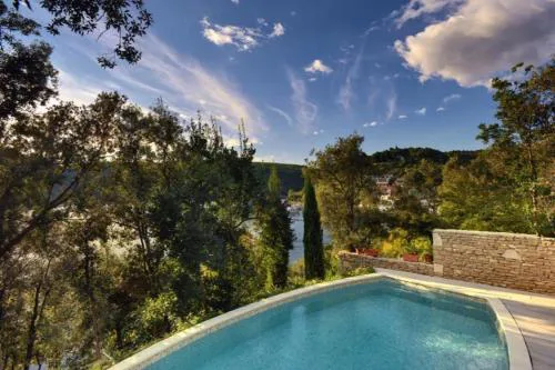 Mala Villa