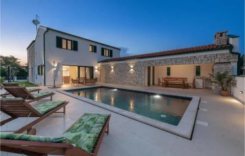 Stunning Home In Krnica