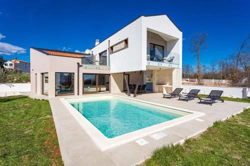 Villa Ogradina near Pula with sea view for 5 persons only 3 km from the Beach