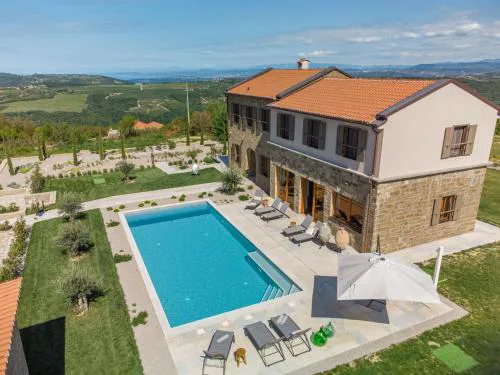 Villa Paradiso dIstria with Spa and heated pool