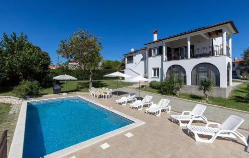 4 Bedroom Amazing Apartment In Labin