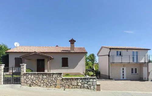 4 Bedroom Stunning Home In Labin