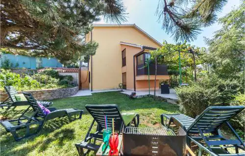 Amazing Apartment In Labin With Wifi