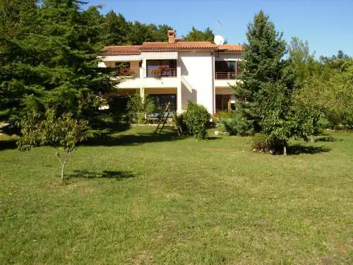 Apartment Neda Z-velika okućnica, besplatni parking i optički wi-fi