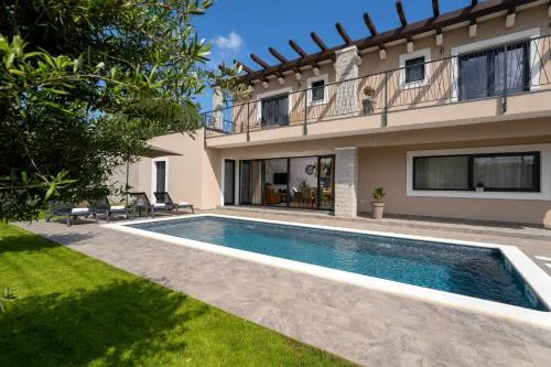 Casa Oliveto by Briskva