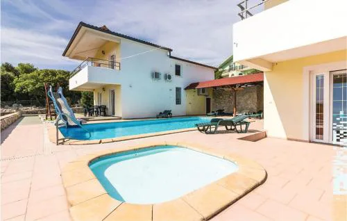 Cozy Apartment In Labin With Wifi