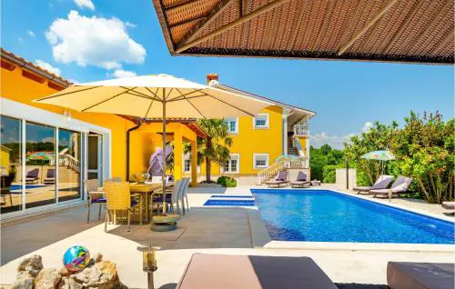Cozy Apartment In Labin With Wifi