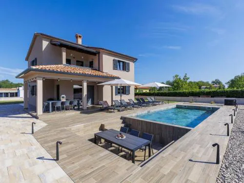 Holiday Home Villa Shea by Interhome